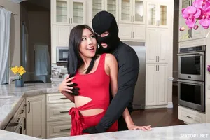 MAZO-025 Hcup Lông mu cực dày Giáo viên toán 28 tuổi Ngực khủng Rung lắc Huấn luyện khổ dâm Người phụ nữ cuồng dâm liên tục đạt cực khoái "