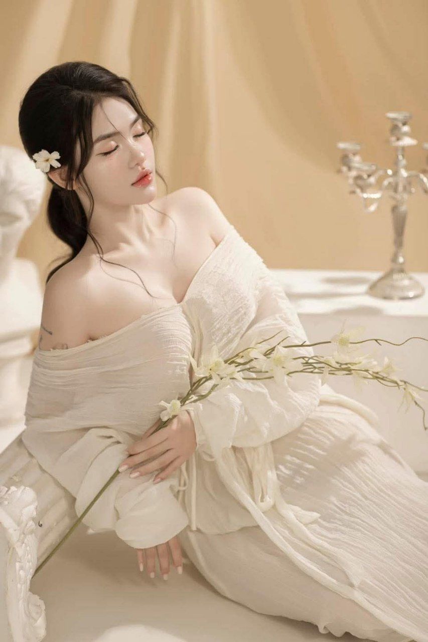 Người vợ mở tiệm mát xa tại nhà bị gã nhà sát bên dơ bẩn đến trả thù