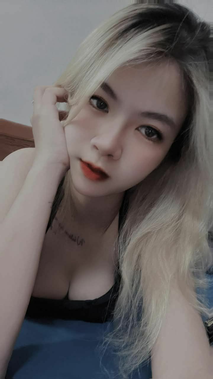Con cu làm mờ con mắt khi thấy cô bạn thân quá nuột